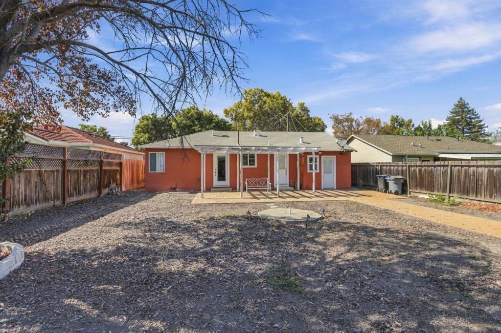 588 Borregas Avenue Property Photo 24