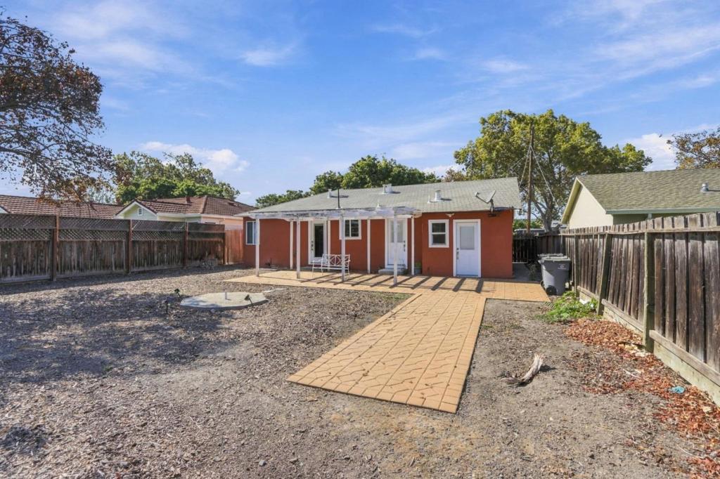 588 Borregas Avenue Property Photo 26