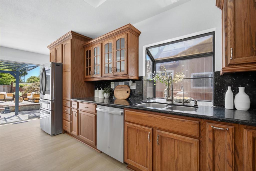 3362 Cropley Avenue Property Photo 15