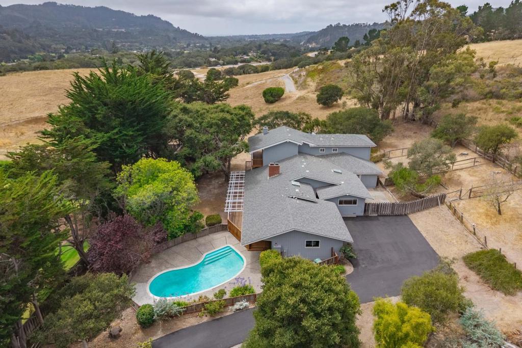 6965 Carmel Valley Road Property Photo 2