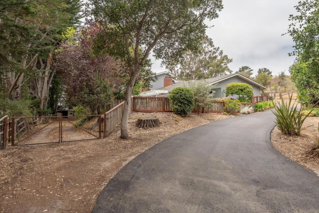 6965 Carmel Valley Road Property Photo 3