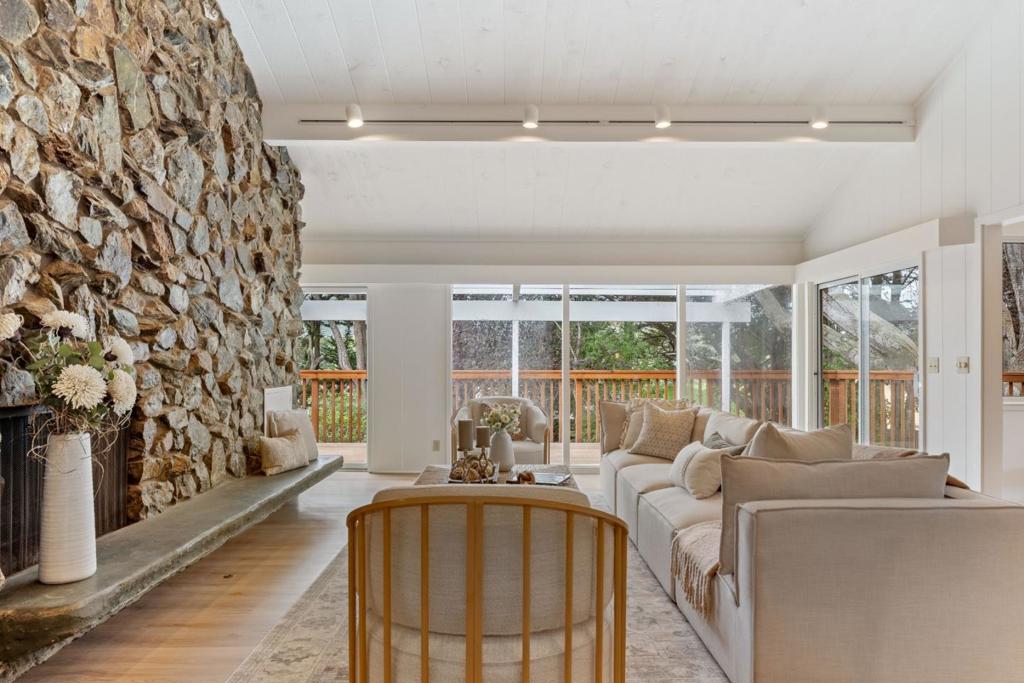 6965 Carmel Valley Road Property Photo 6
