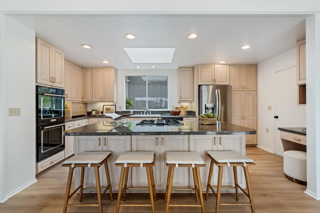 6965 Carmel Valley Road Property Photo 11