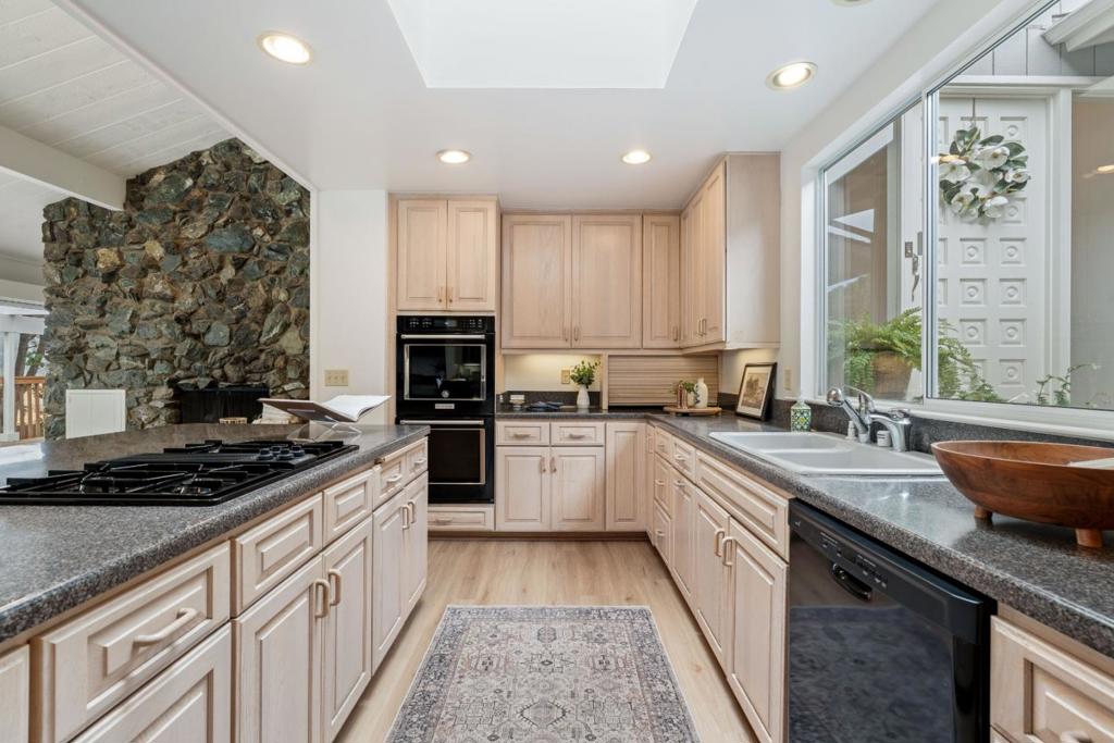 6965 Carmel Valley Road Property Photo 12