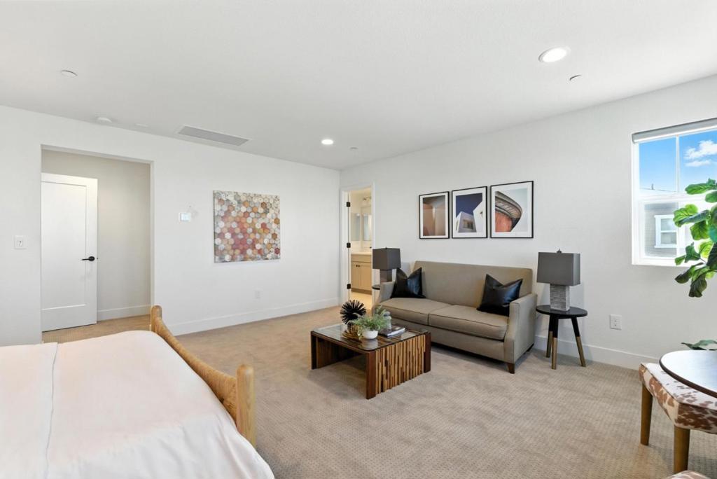 467 Halcyon Place Property Photo 82
