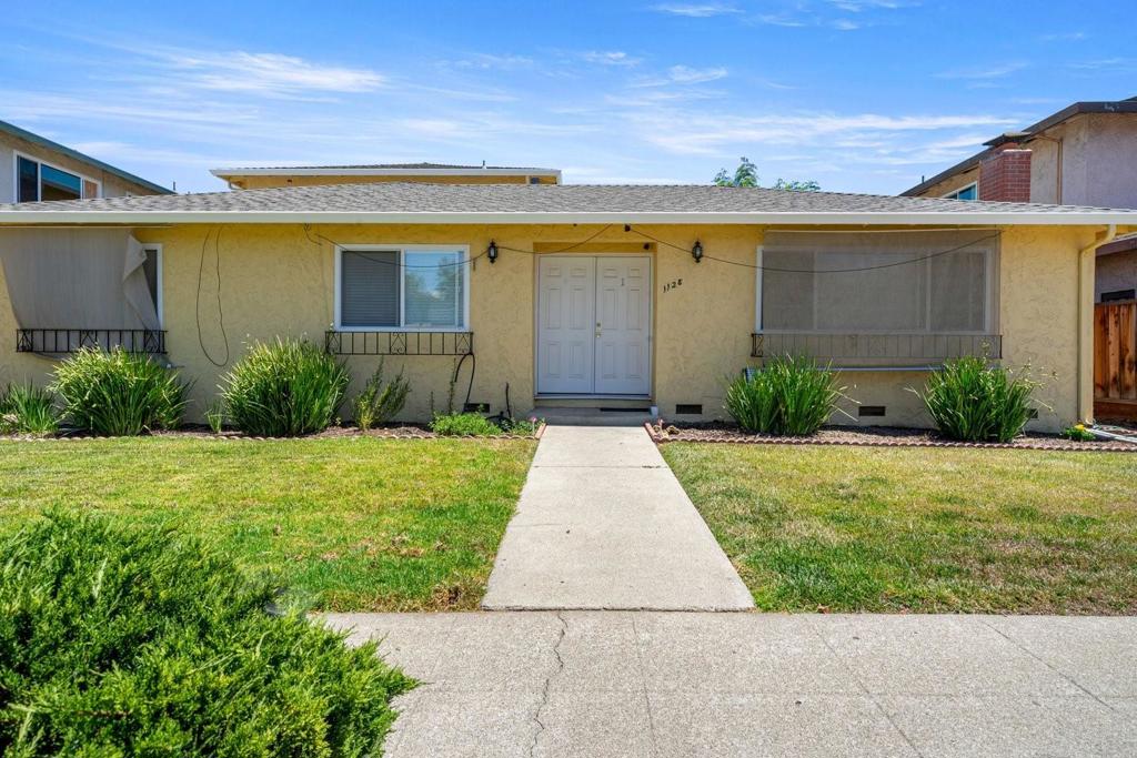 1128 Oakmont Drive Property Photo 1