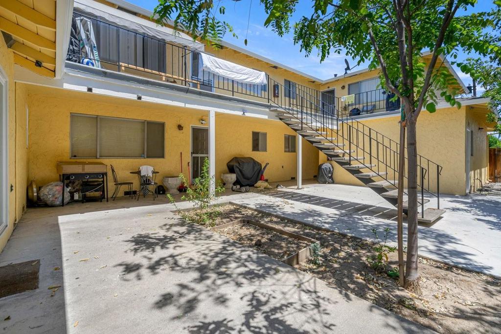 1128 Oakmont Drive Property Photo 4