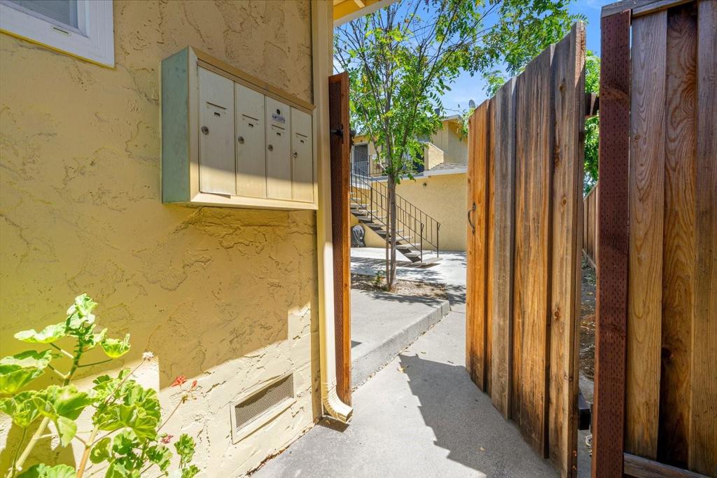 1128 Oakmont Drive Property Photo 7