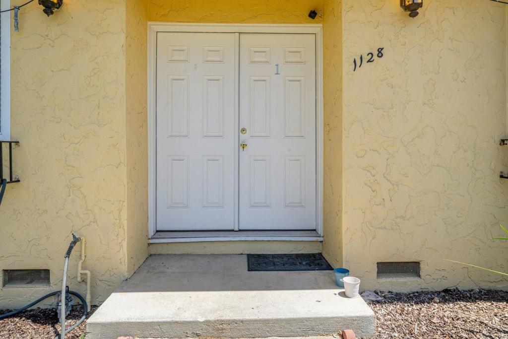 1128 Oakmont Drive Property Photo 8