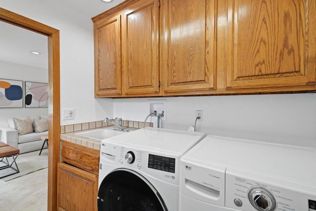 2080 Rancho Higuera Court Property Photo 29