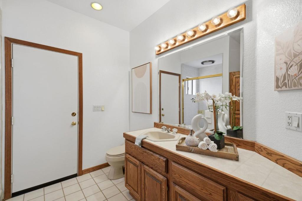 2080 Rancho Higuera Court Property Photo 31