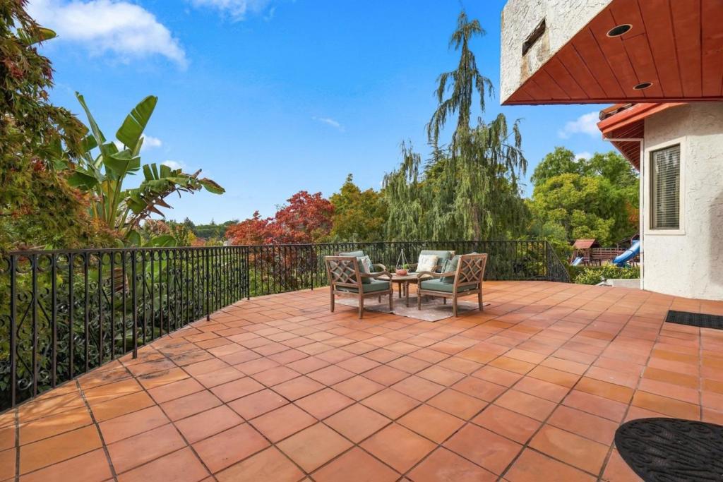 2080 Rancho Higuera Court Property Photo 45