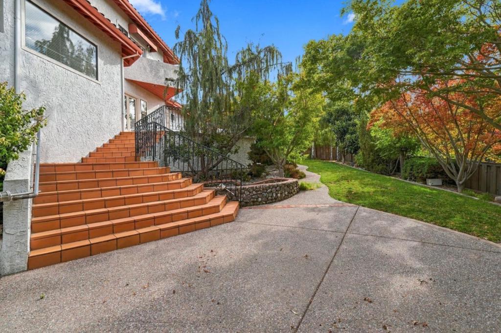 2080 Rancho Higuera Court Property Photo 46