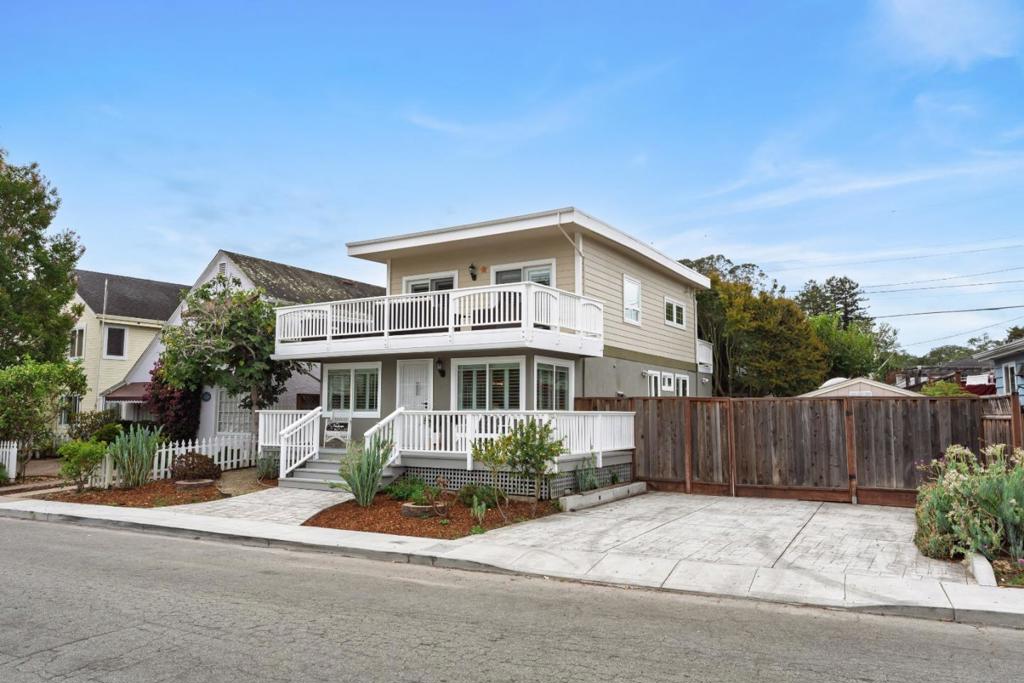 709 Gilroy Drive Property Photo 4