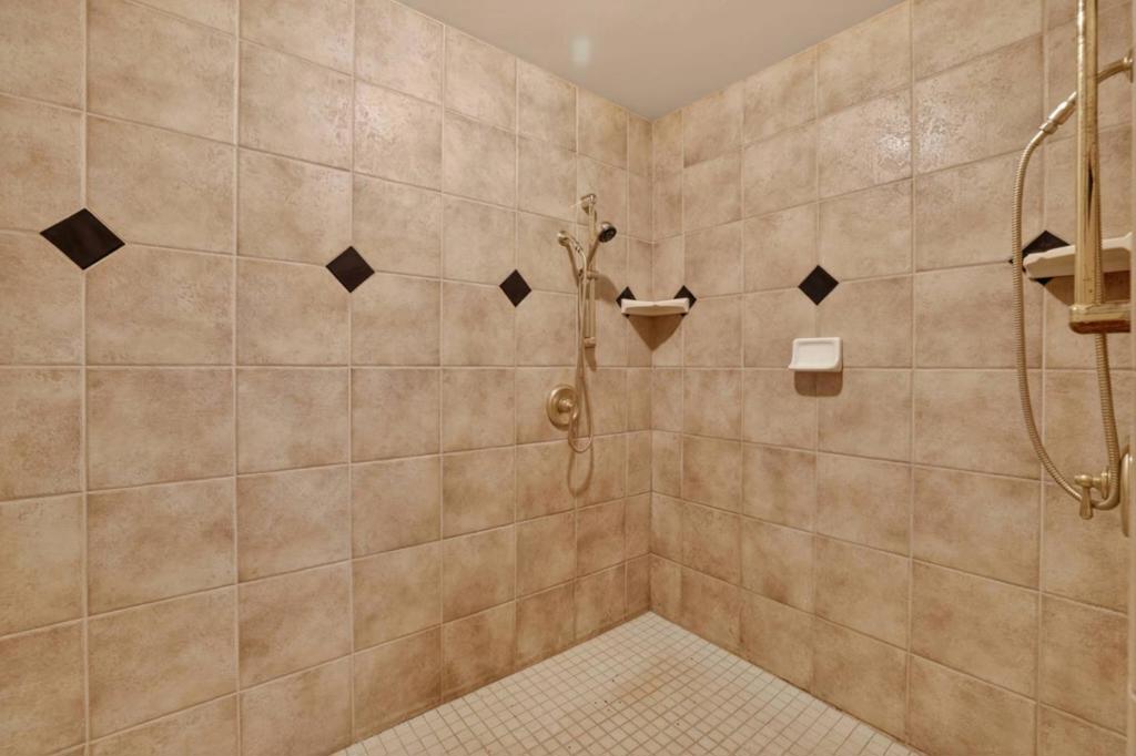 122 J Street Property Photo 15