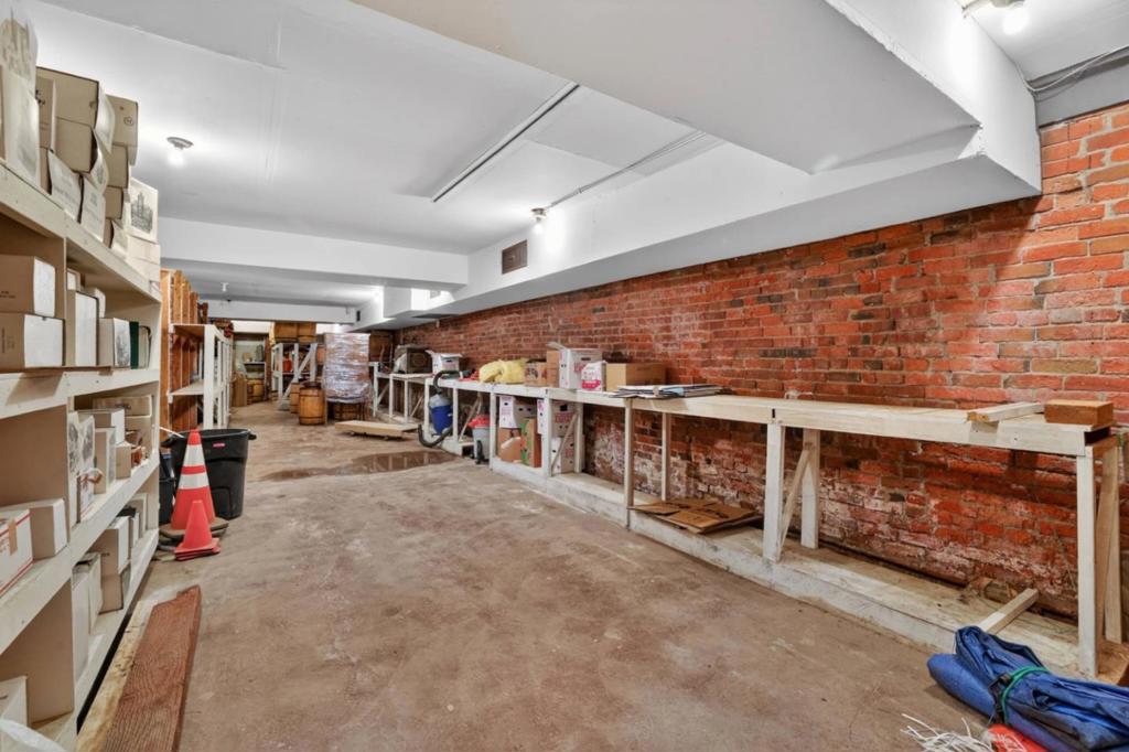 122 J Street Property Photo 16