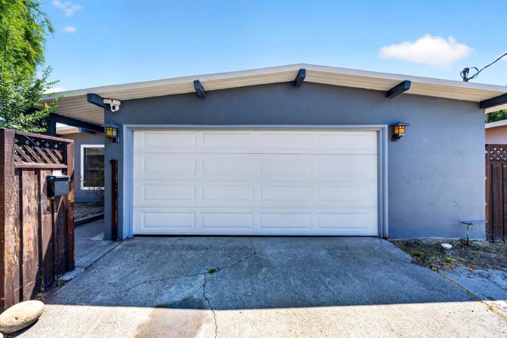 1111 Marionola Way Property Photo 1