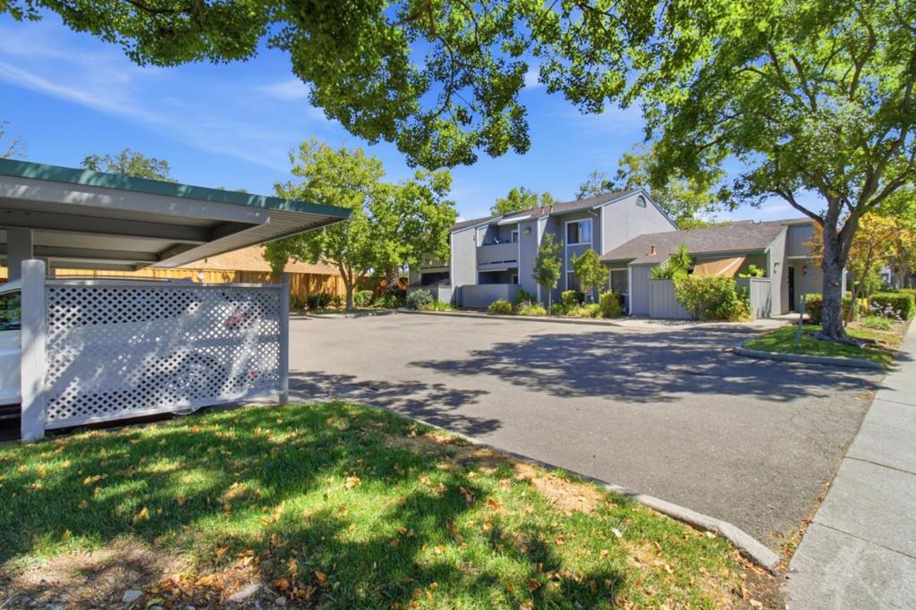 3530 Silver Oaks Way Property Photo 44