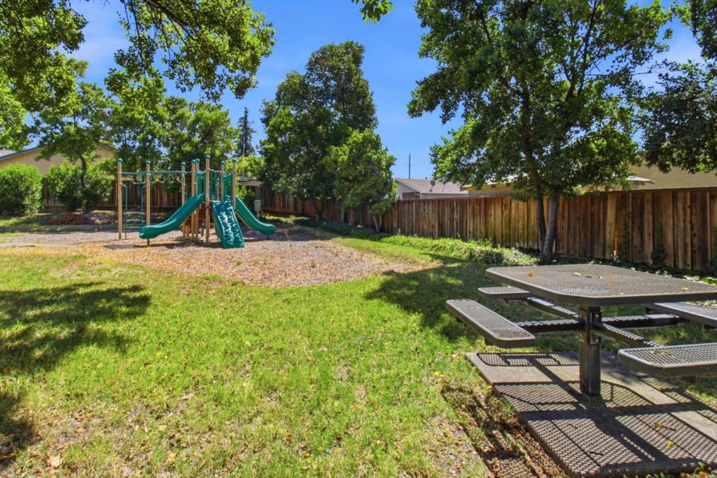 3530 Silver Oaks Way Property Photo 49