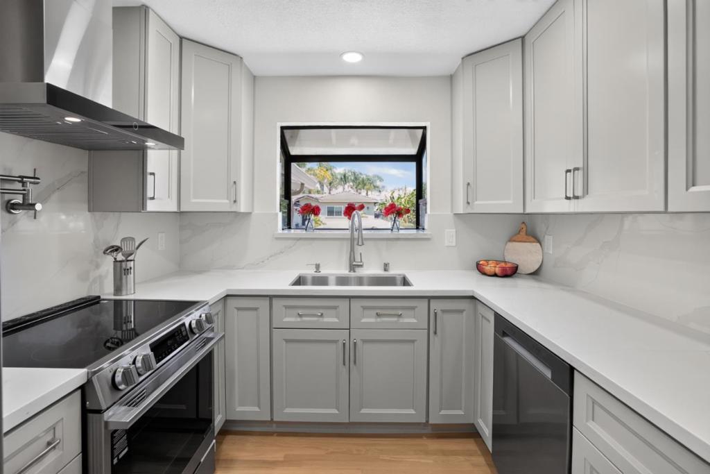 1695 Wickham Road Property Photo 4
