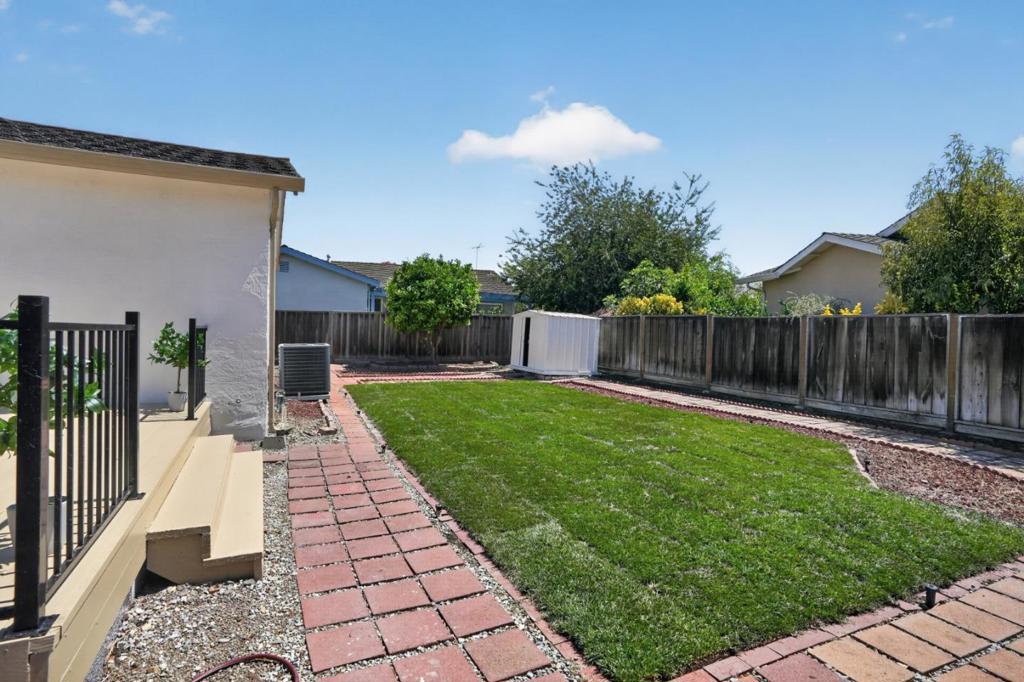 1695 Wickham Road Property Photo 25
