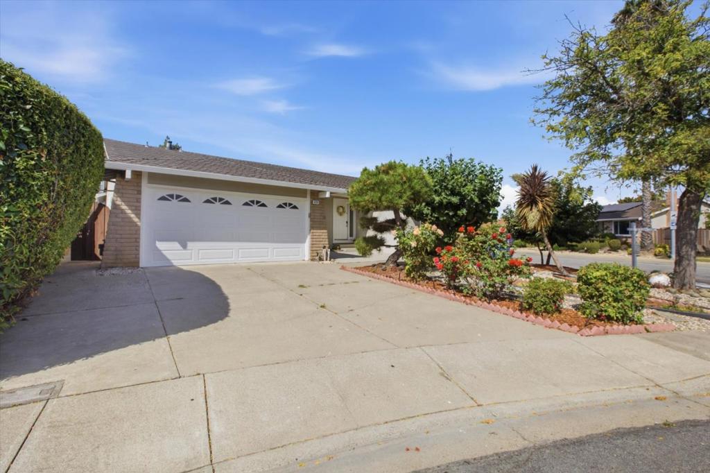 3207 Defoe Court Property Photo 1