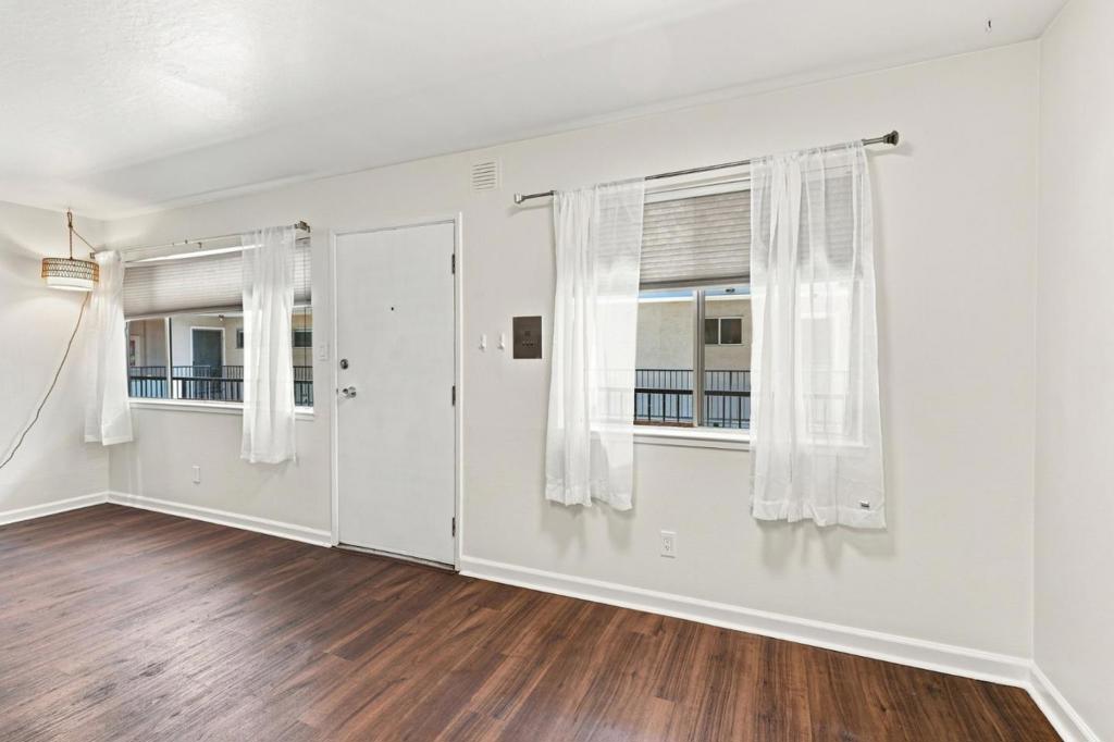 3877 Howe Street 108 Property Photo 7