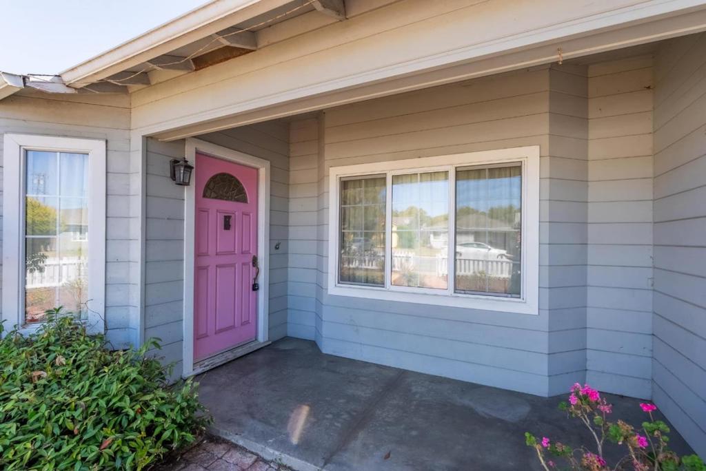 208 Angelus Drive Property Photo 4