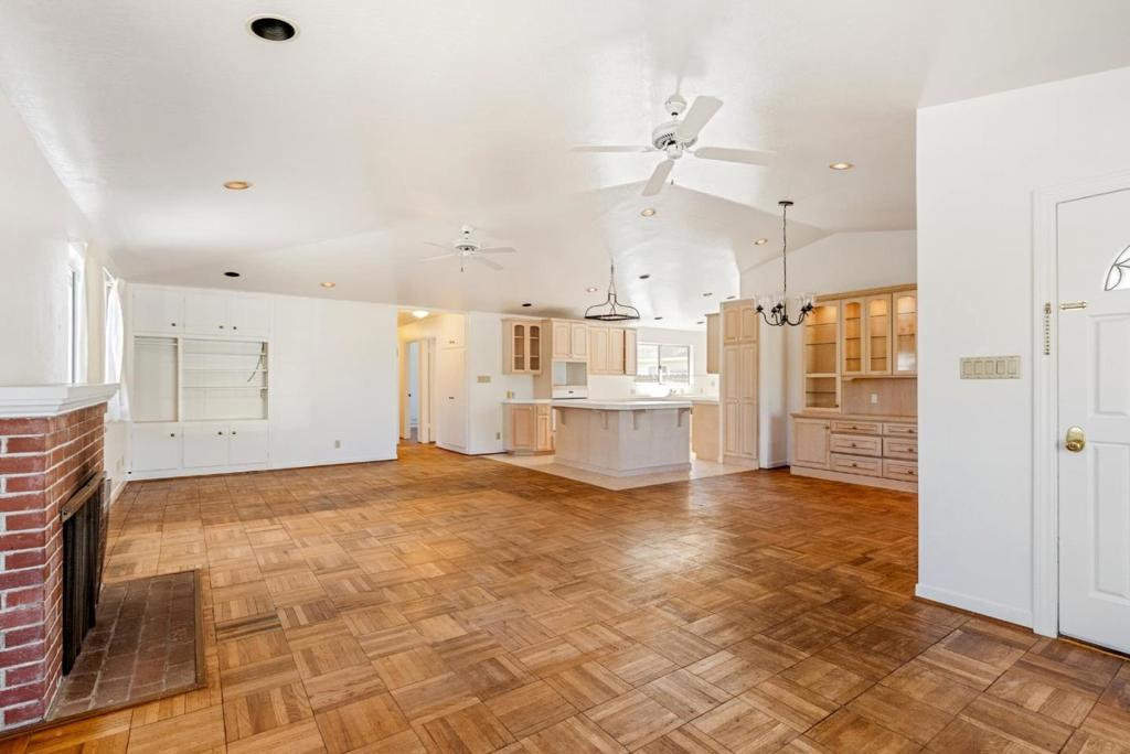 208 Angelus Drive Property Photo 7