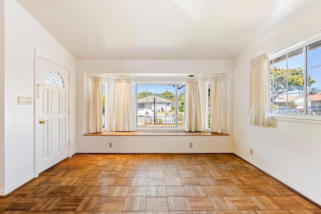 208 Angelus Drive Property Photo 8