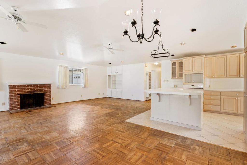 208 Angelus Drive Property Photo 10