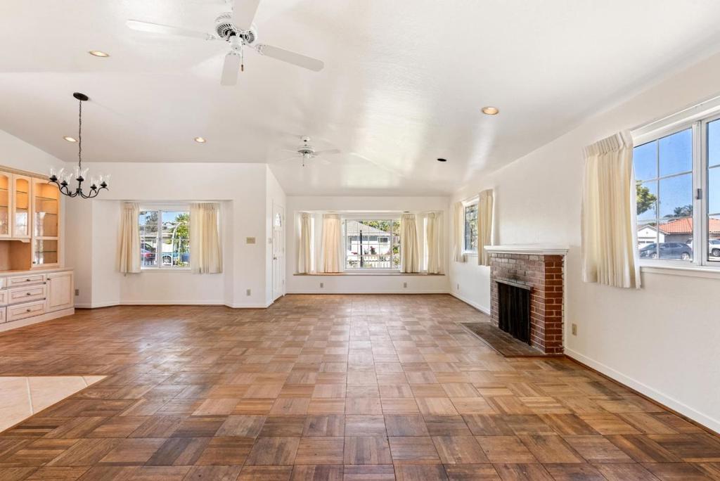 208 Angelus Drive Property Photo 11
