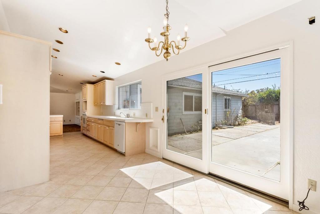 208 Angelus Drive Property Photo 16
