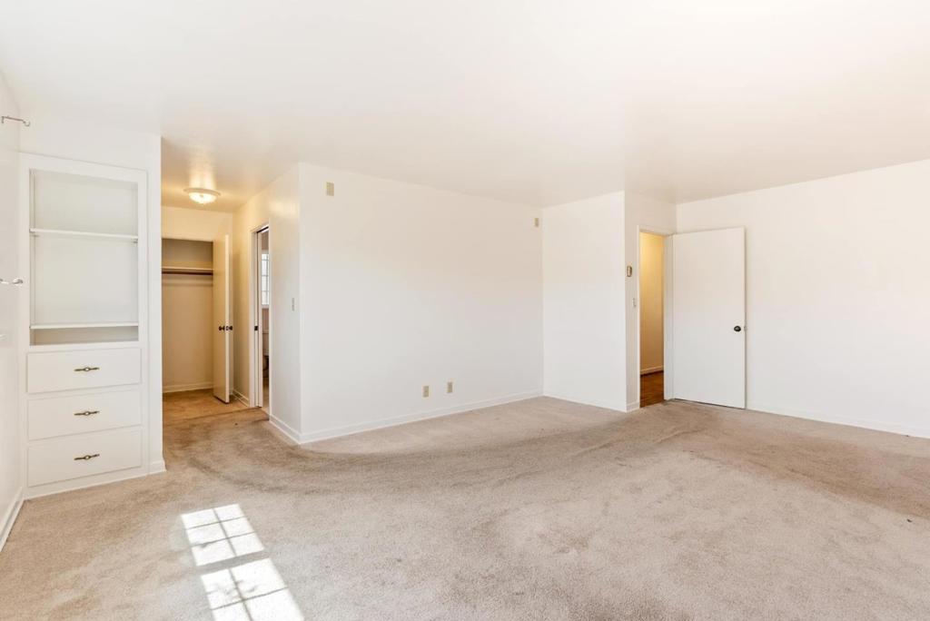208 Angelus Drive Property Photo 24