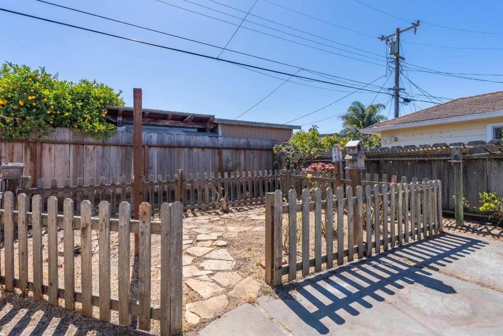208 Angelus Drive Property Photo 28