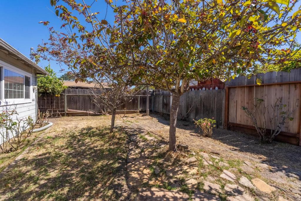 208 Angelus Drive Property Photo 30