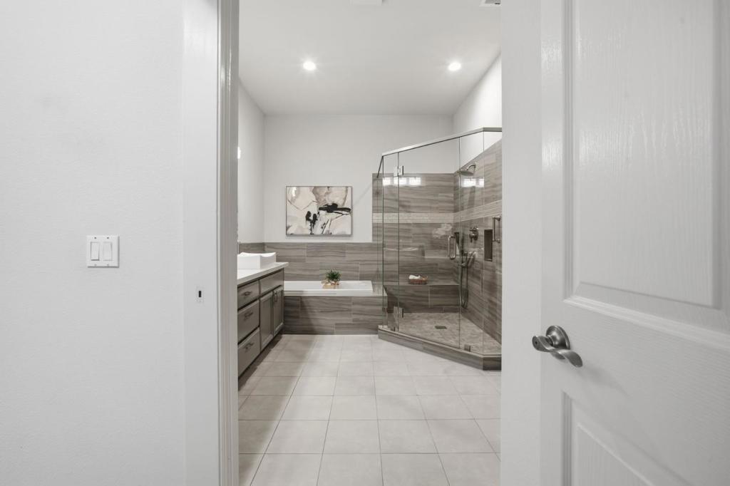 2317 Silver Breeze Court Property Photo 43