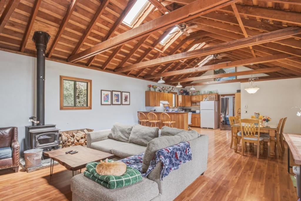 46837 Highway 1 Property Photo 2