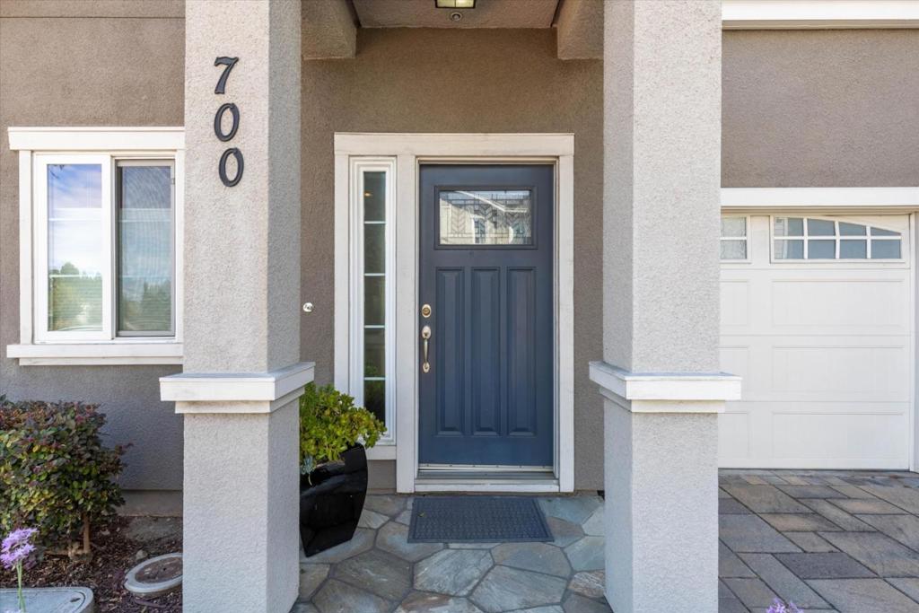 700 Paula Court Property Photo 3