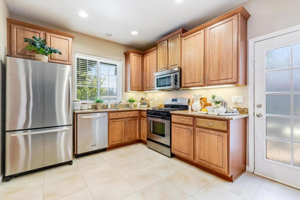 700 Paula Court Property Photo 11