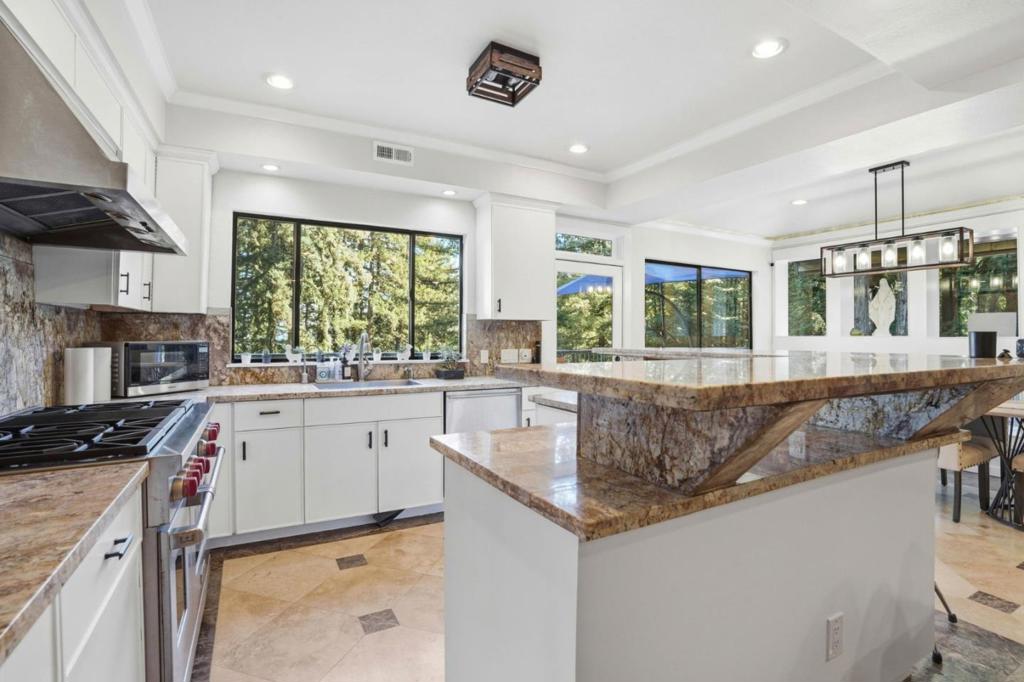 26 Big Tree Road Property Photo 16