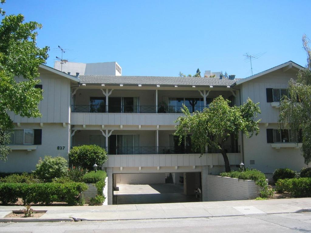 837 Cowper Street Property Photo