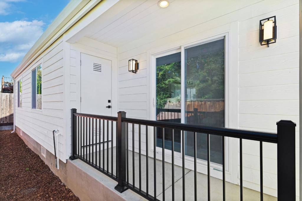 882 S Almaden Avenue 2 Property Photo 23