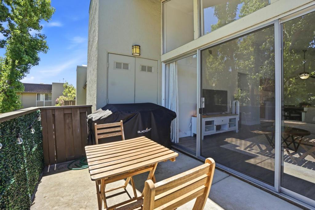 55 Massolo Drive H Property Photo 32