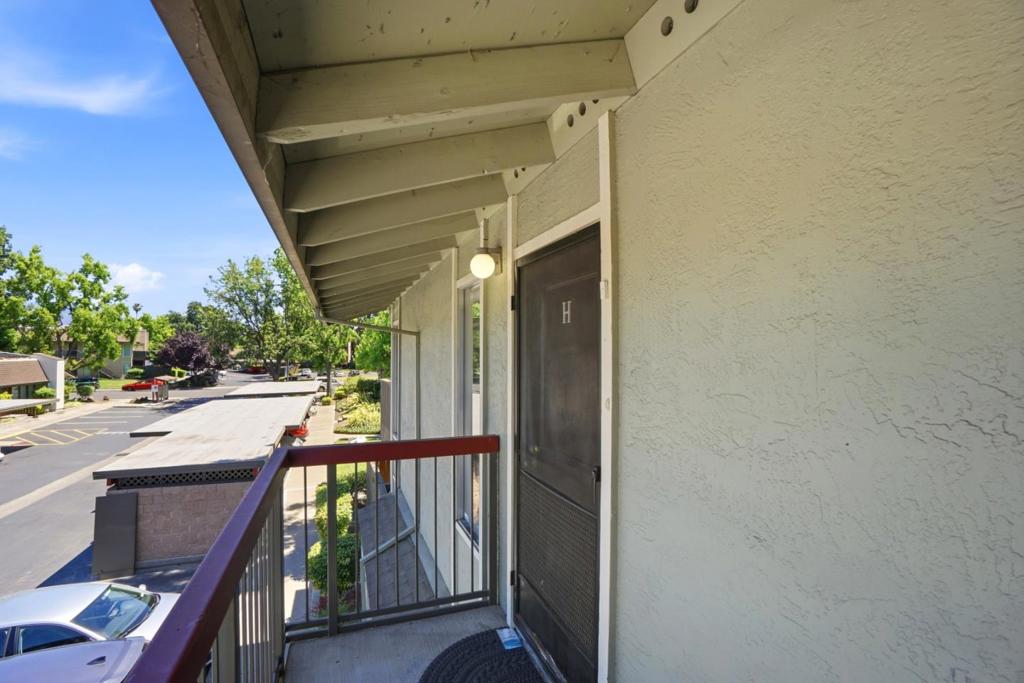 55 Massolo Drive H Property Photo 42