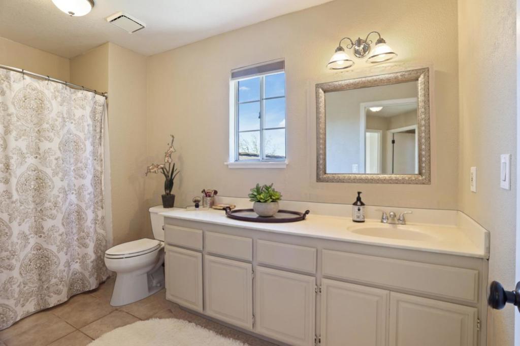 8052 Omega Way Property Photo 8