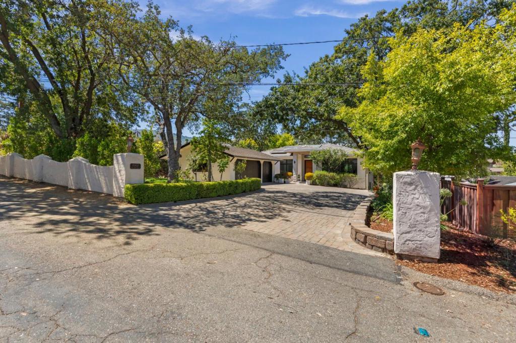 15477 One Oak Lane Property Photo 1