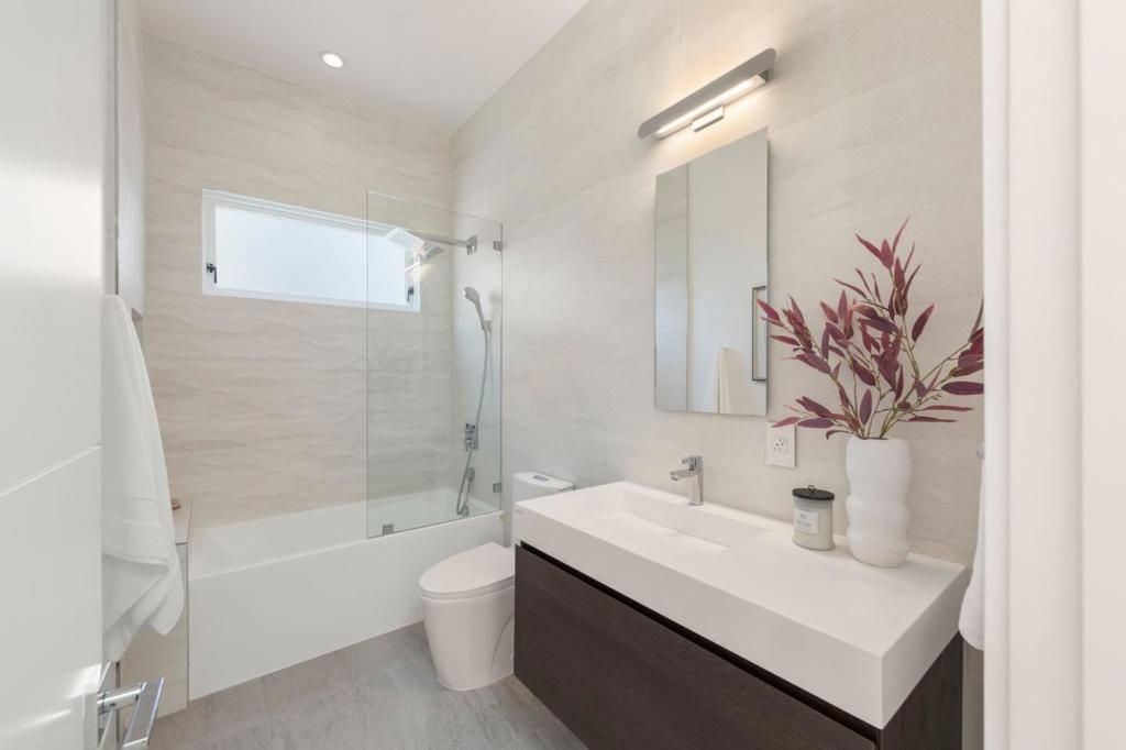 15477 One Oak Lane Property Photo 34