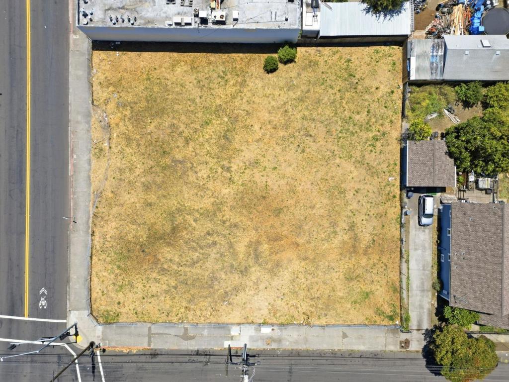 2101 Washington Avenue Property Photo 14