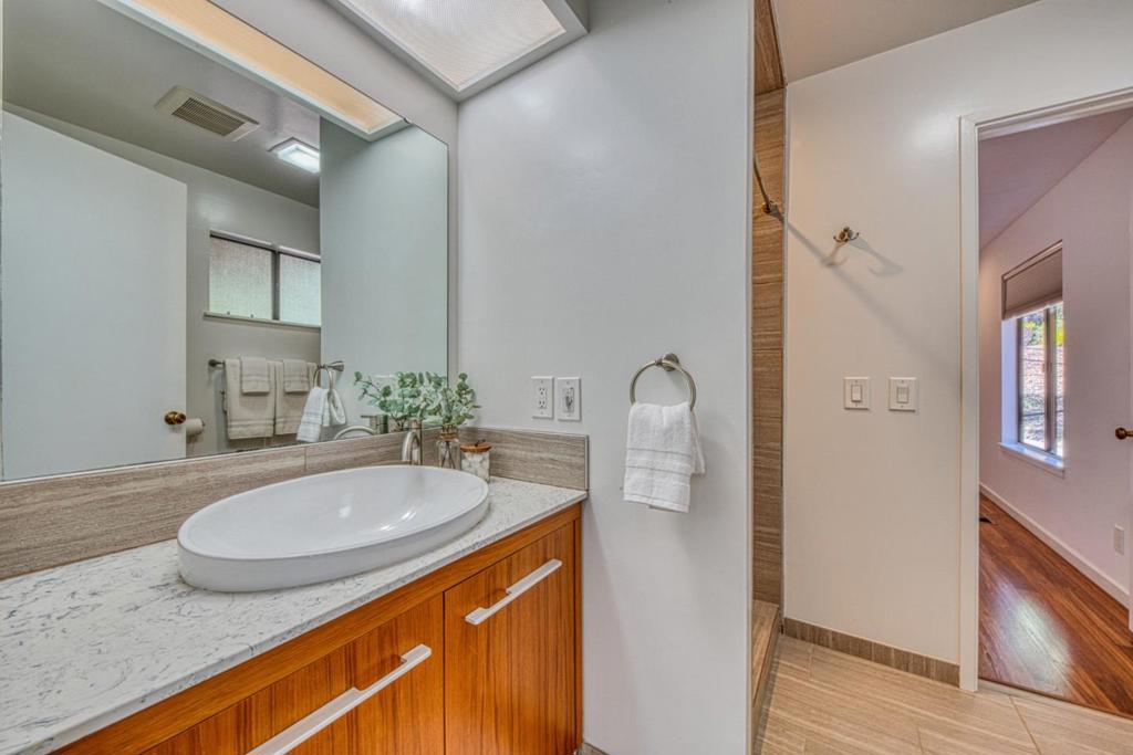 7 Stratford Place Property Photo 33